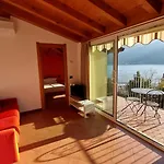 شقة Mansarda Luce Di ليرنا