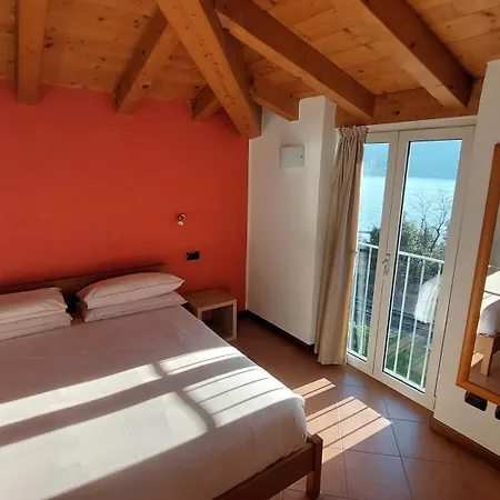 Mansarda Luce Di Apartamento *